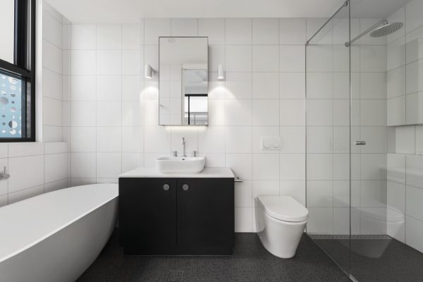 modern-bathroom-UUY5GSM (Large)